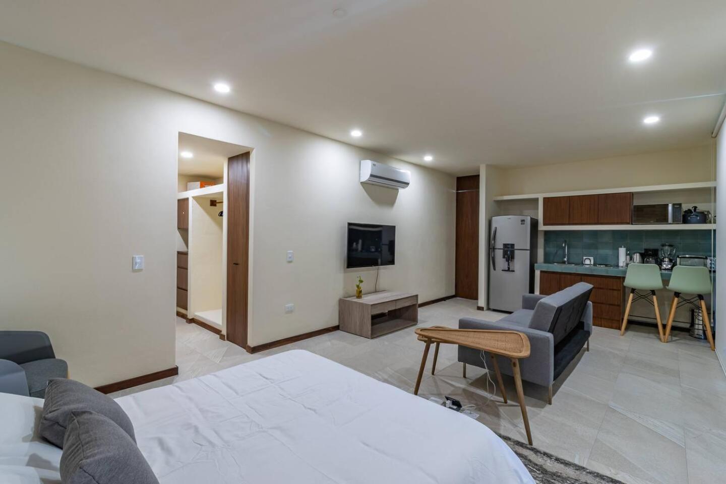 Pool View Loft Steps From The Ocean In Punta Cocos - C101 호텔 홀박스아일랜드 외부 사진