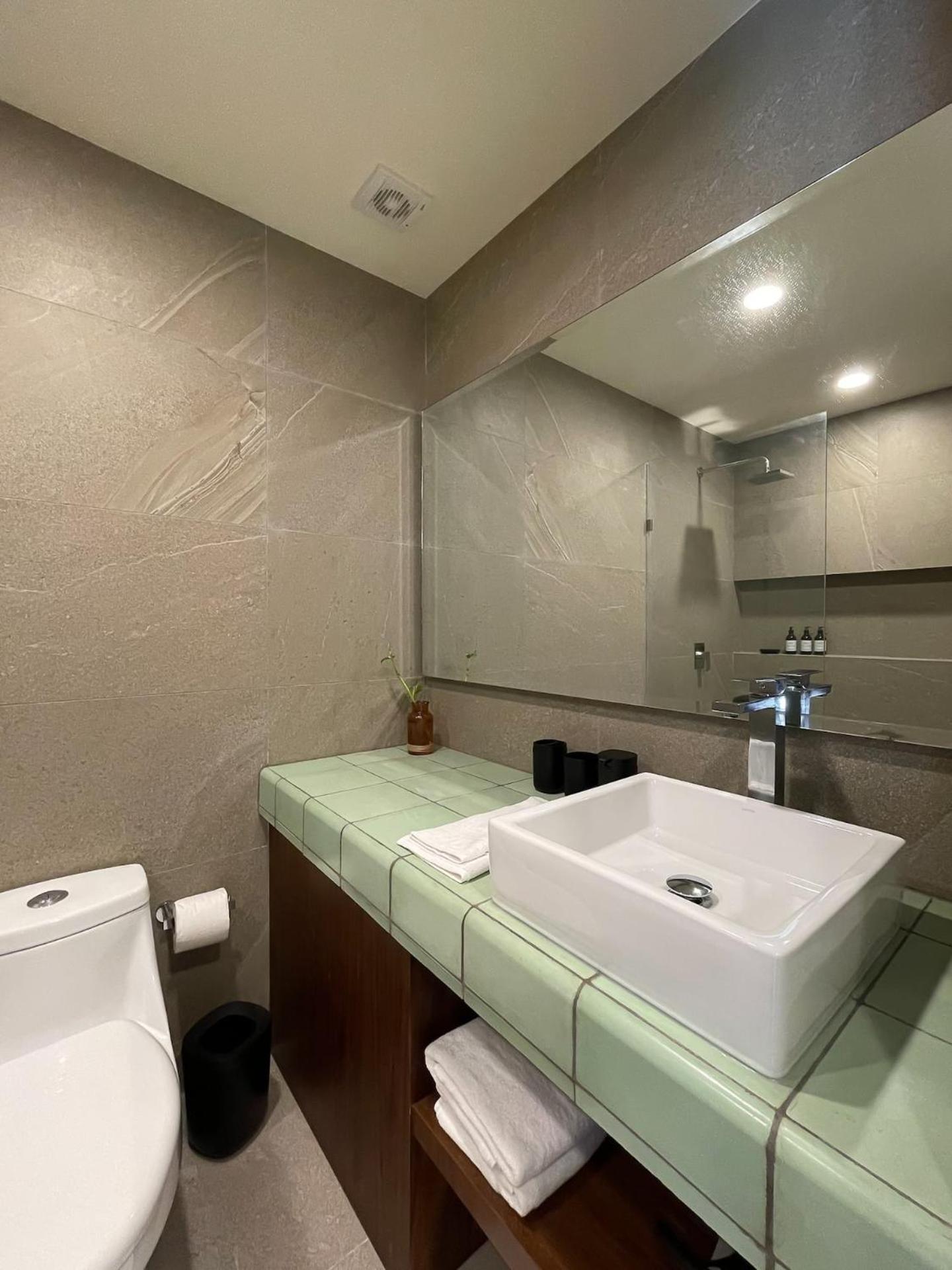Pool View Loft Steps From The Ocean In Punta Cocos - C101 호텔 홀박스아일랜드 외부 사진
